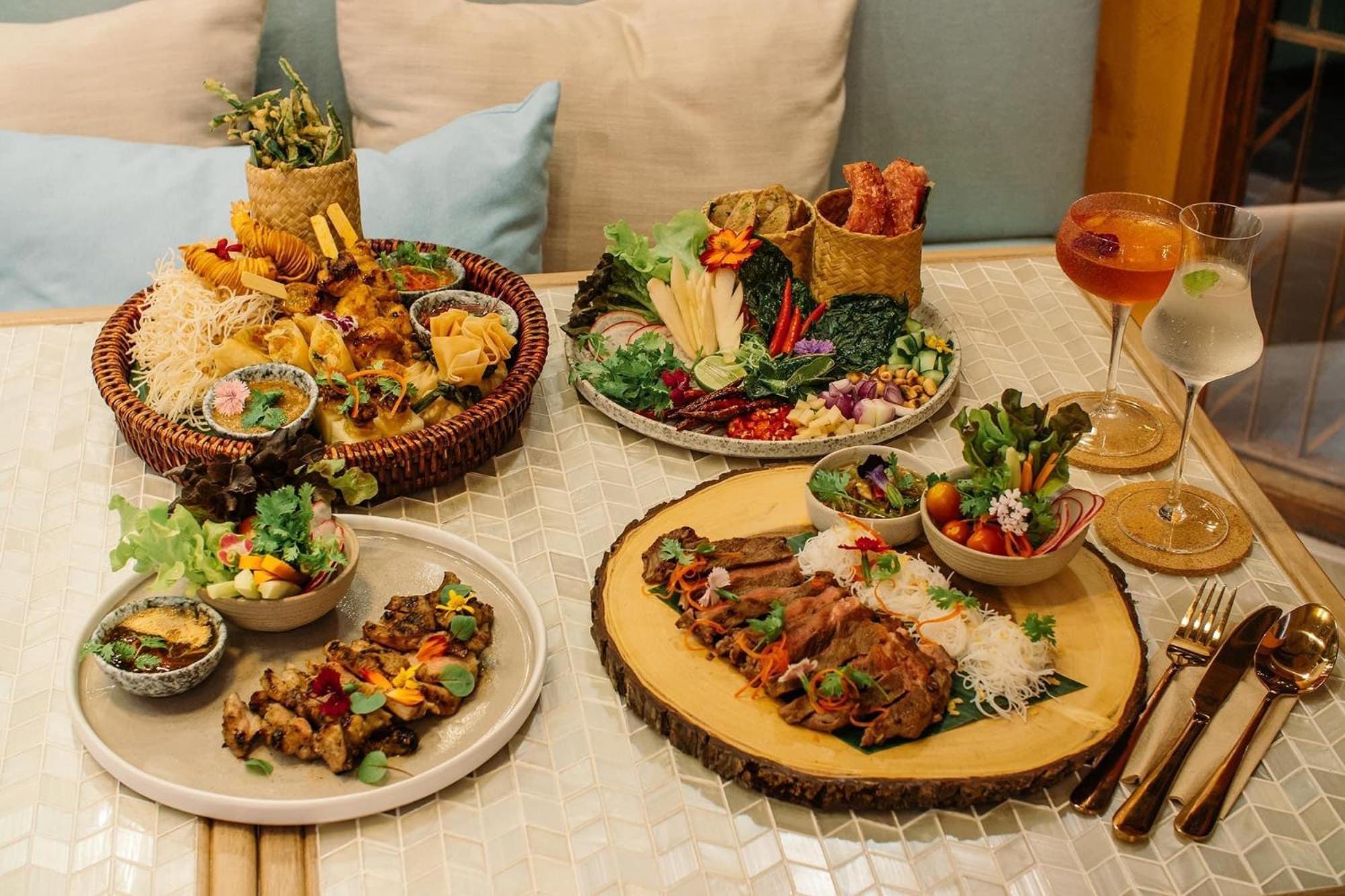 Art Mai Gallery Nimman Hotel Csiangmaj Kültér fotó A selection of Thai tapas